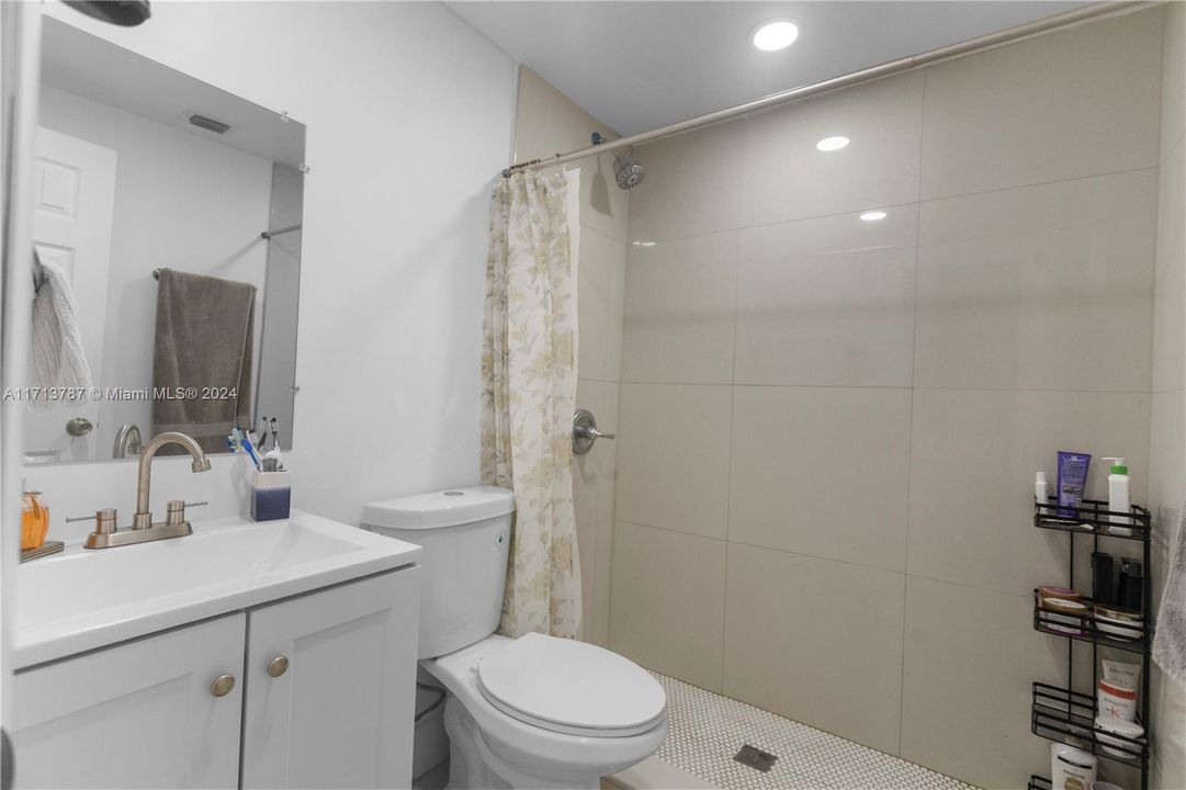 2nd bathroom