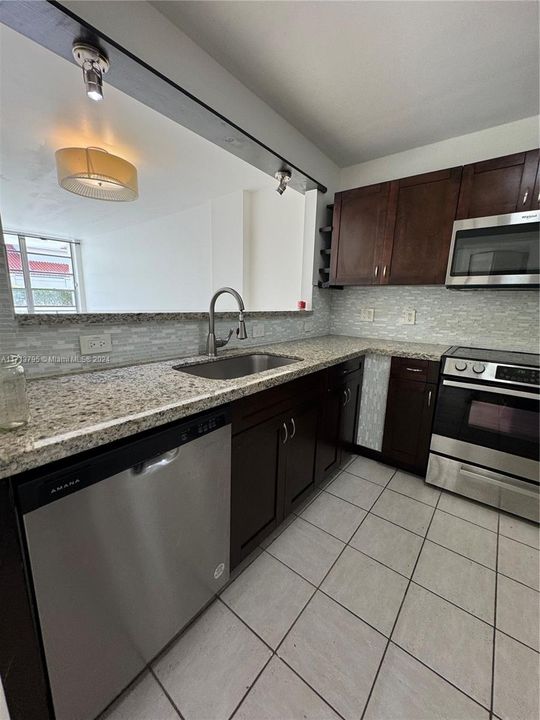 For Rent: $2,500 (2 beds, 2 baths, 1200 Square Feet)