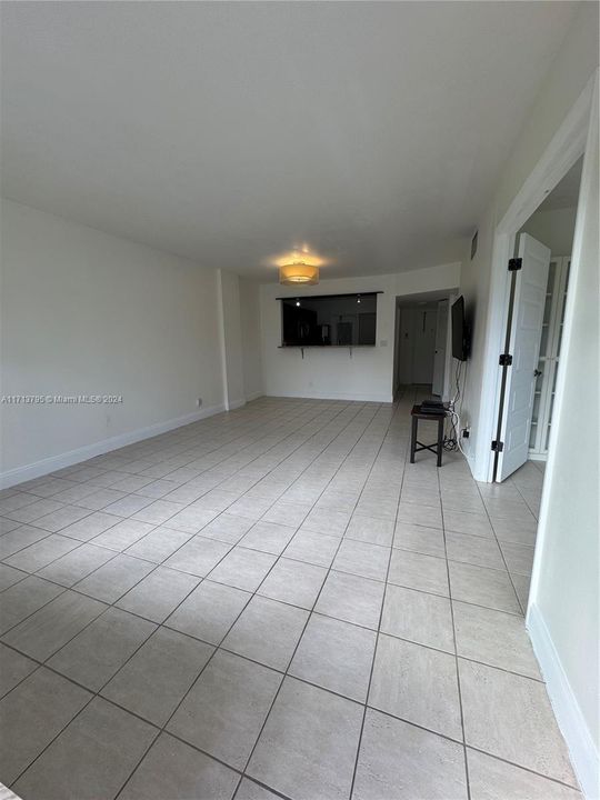 For Rent: $2,500 (2 beds, 2 baths, 1200 Square Feet)