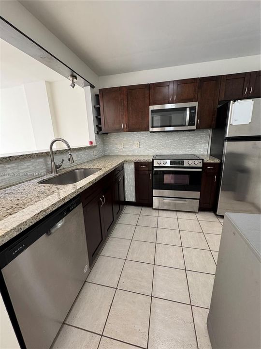 For Rent: $2,500 (2 beds, 2 baths, 1200 Square Feet)