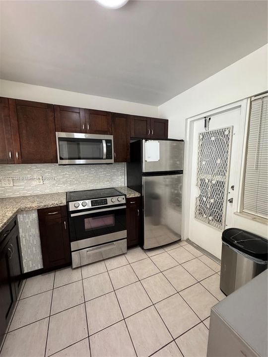 For Rent: $2,500 (2 beds, 2 baths, 1200 Square Feet)