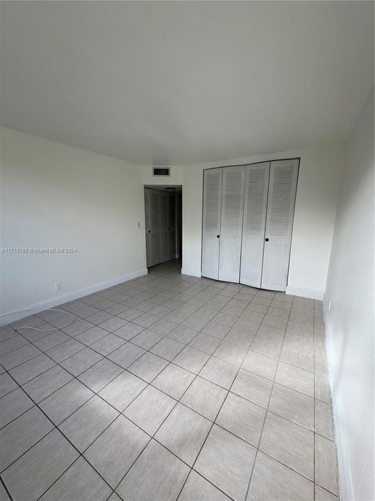 For Rent: $2,500 (2 beds, 2 baths, 1200 Square Feet)