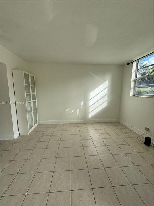 For Rent: $2,500 (2 beds, 2 baths, 1200 Square Feet)