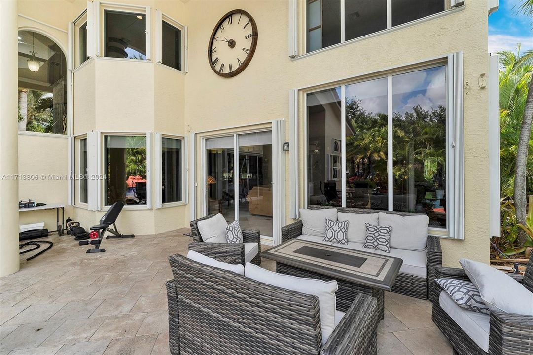 For Sale: $3,500,000 (5 beds, 4 baths, 4861 Square Feet)