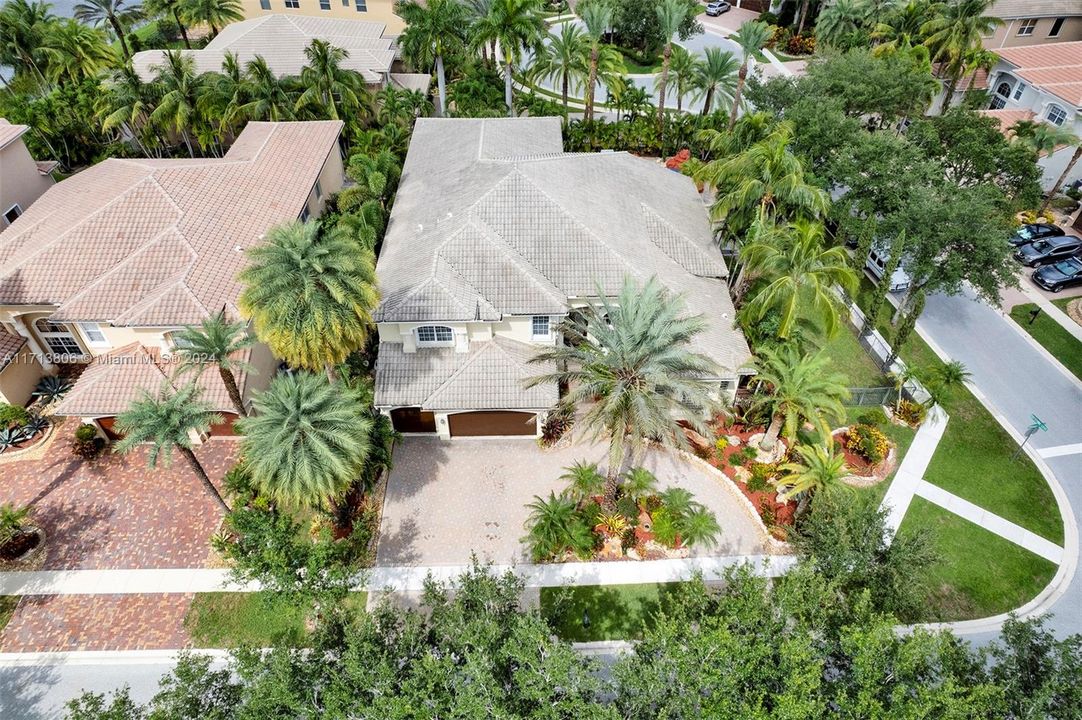 For Sale: $3,500,000 (5 beds, 4 baths, 4861 Square Feet)