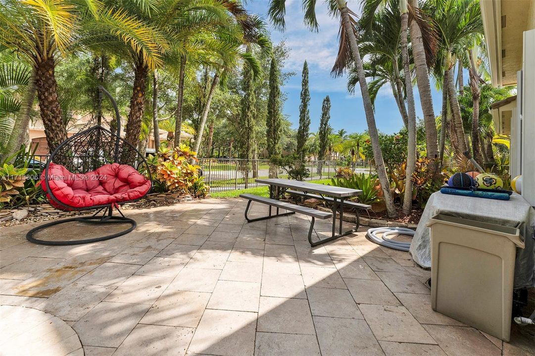 For Sale: $3,500,000 (5 beds, 4 baths, 4861 Square Feet)