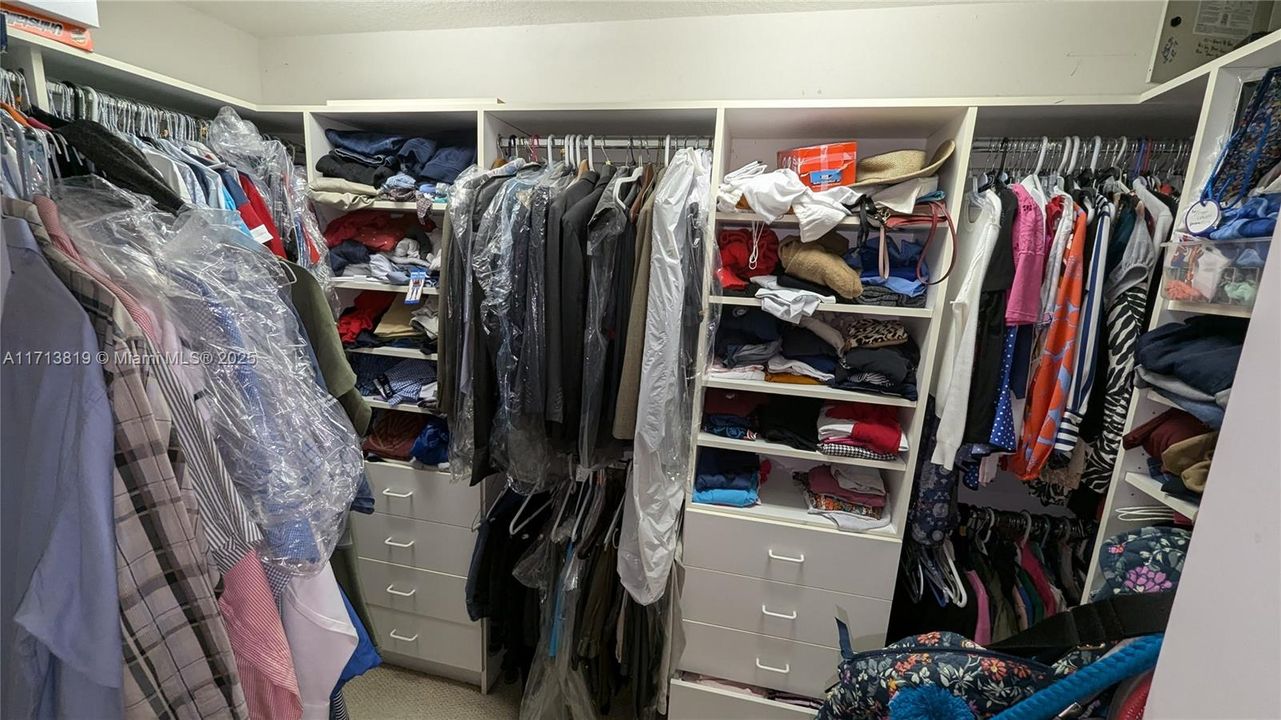 Walk-in Closet