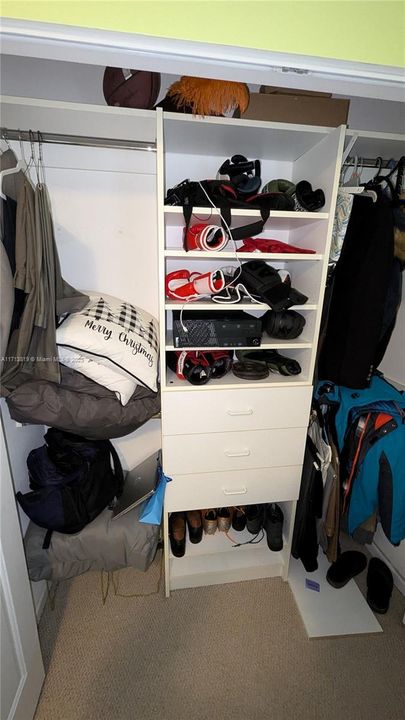 Closet (all closets same size)