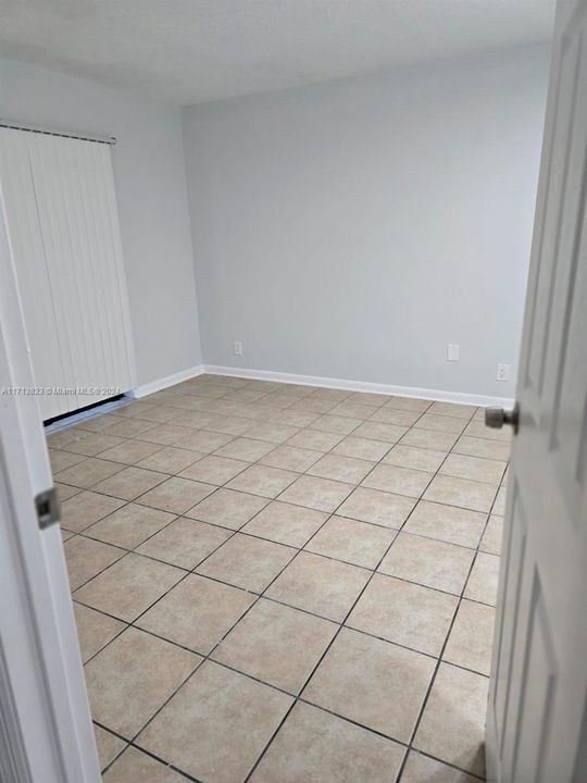 For Rent: $2,200 (3 beds, 2 baths, 966 Square Feet)