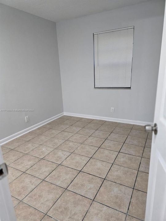 For Rent: $2,200 (3 beds, 2 baths, 966 Square Feet)