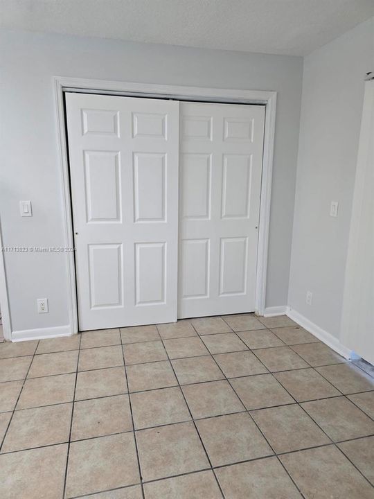 For Rent: $2,200 (3 beds, 2 baths, 966 Square Feet)