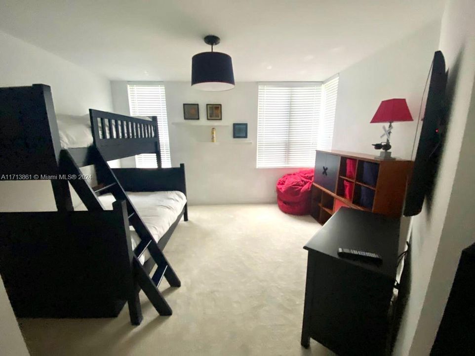 For Rent: $5,000 (2 beds, 2 baths, 1230 Square Feet)