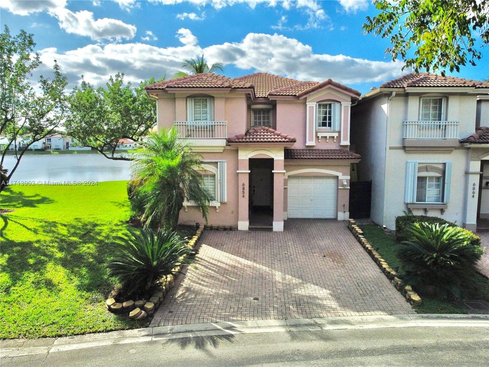 For Sale: $920,000 (3 beds, 3 baths, 2287 Square Feet)