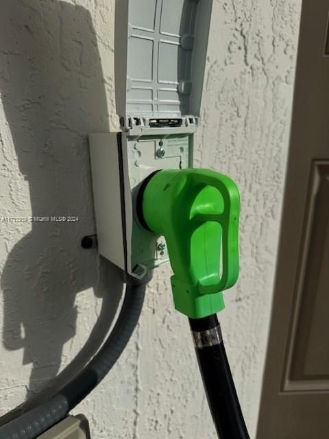 EV CHARGE PORT