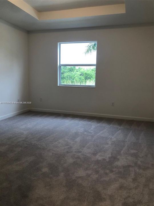 For Rent: $2,700 (3 beds, 2 baths, 1827 Square Feet)