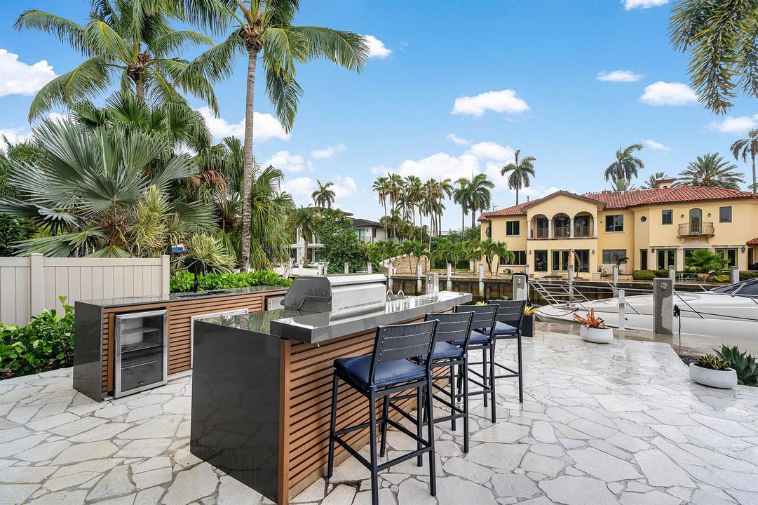 085-425CoralWay-FortLauderdale-FL-33301-