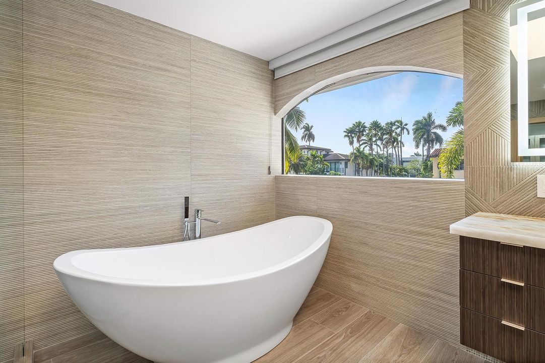 037-425CoralWay-FortLauderdale-FL-33301-