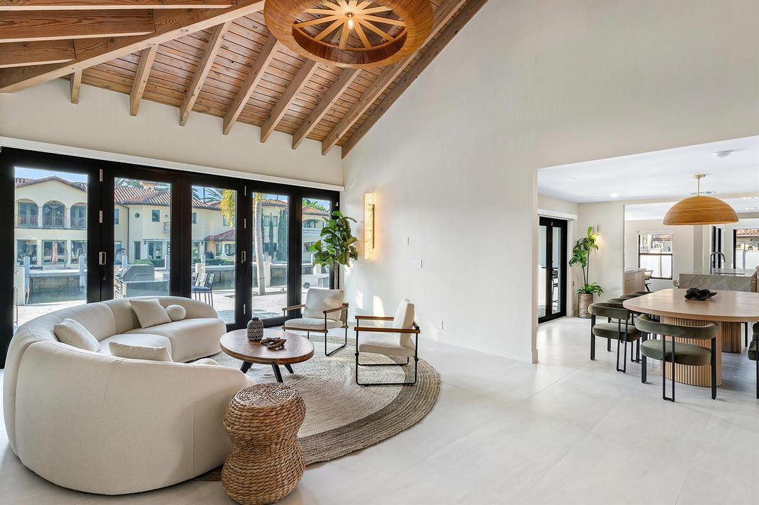 022-425CoralWay-FortLauderdale-FL-33301-