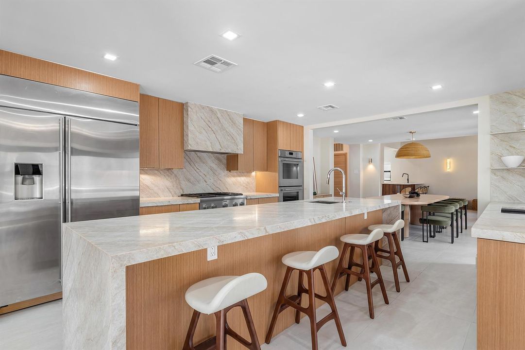 016-425CoralWay-FortLauderdale-FL-33301-