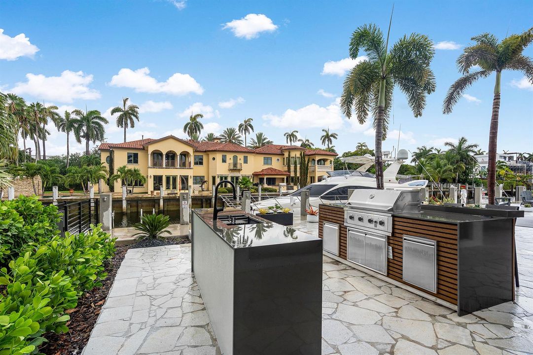 086-425CoralWay-FortLauderdale-FL-33301-