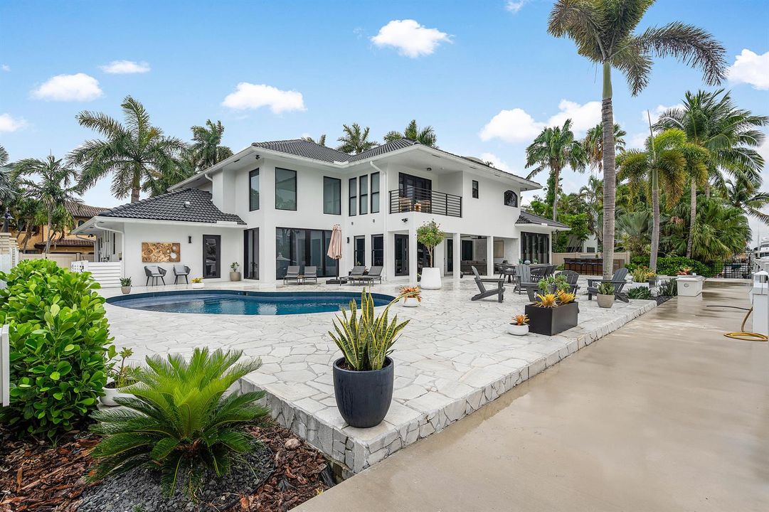 077-425CoralWay-FortLauderdale-FL-33301-