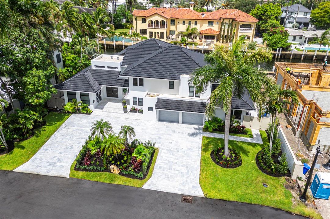 090-425CoralWay-FortLauderdale-FL-33301-