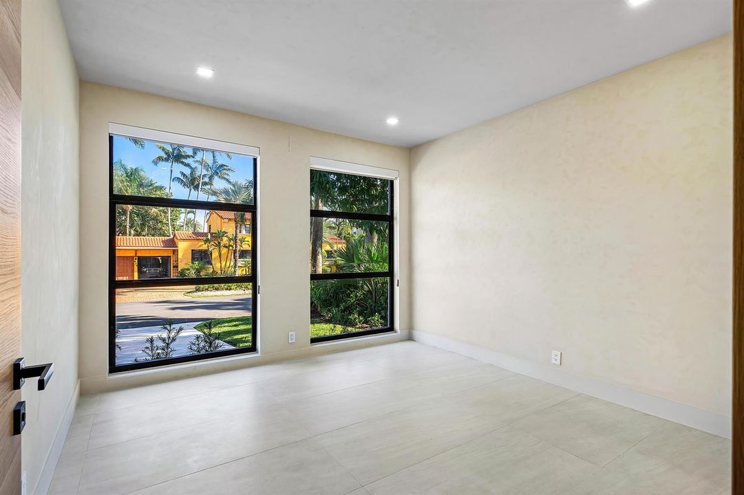 024-425CoralWay-FortLauderdale-FL-33301-