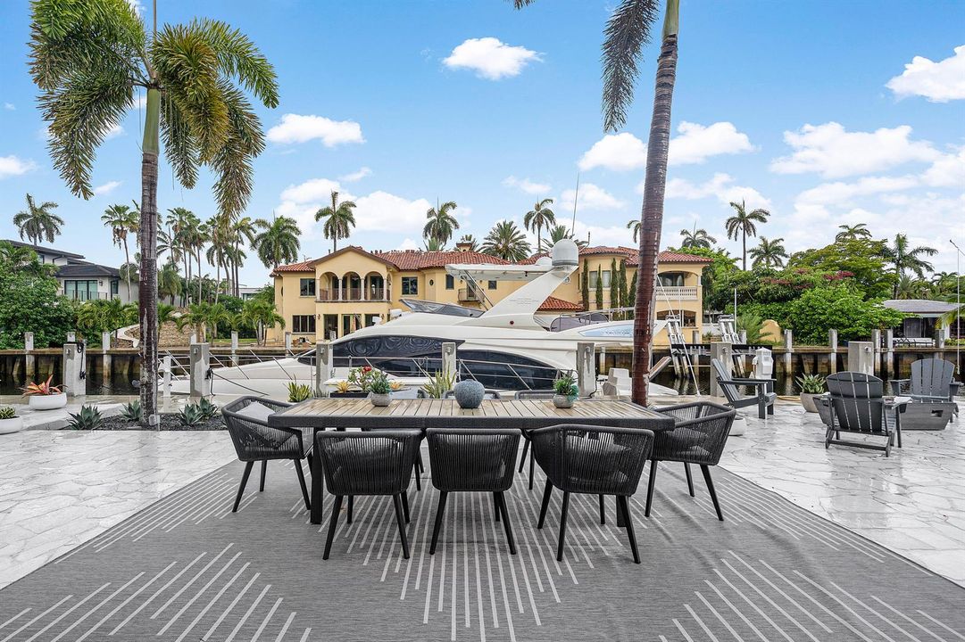 084-425CoralWay-FortLauderdale-FL-33301-
