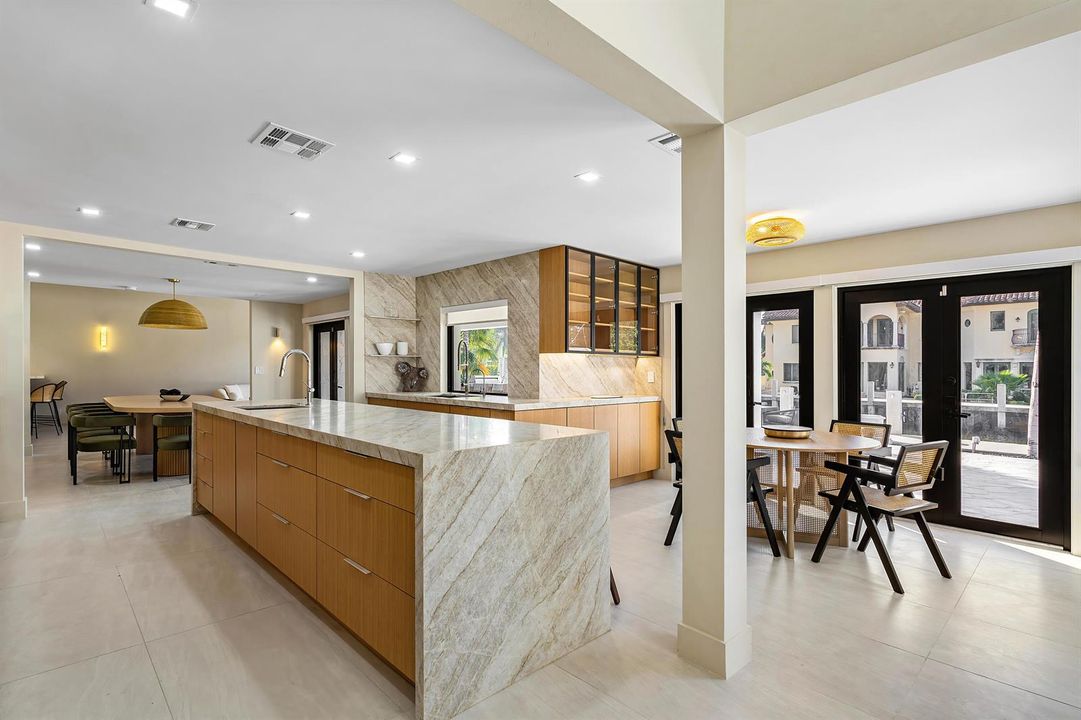 015-425CoralWay-FortLauderdale-FL-33301-