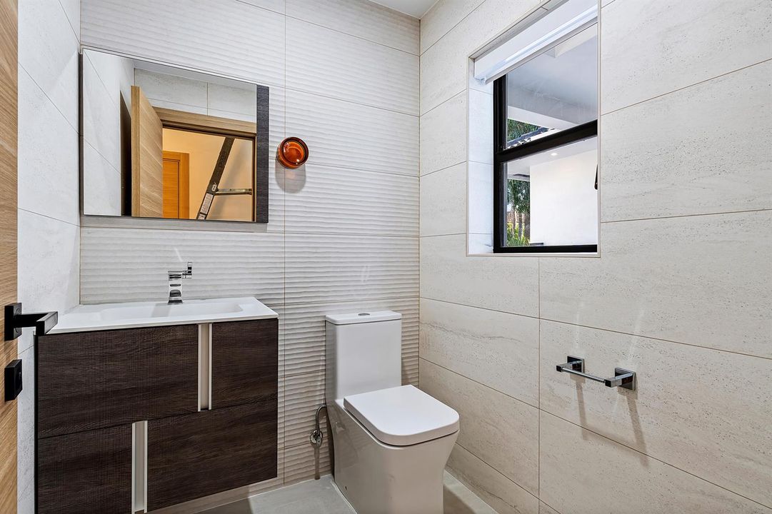 026-425CoralWay-FortLauderdale-FL-33301-