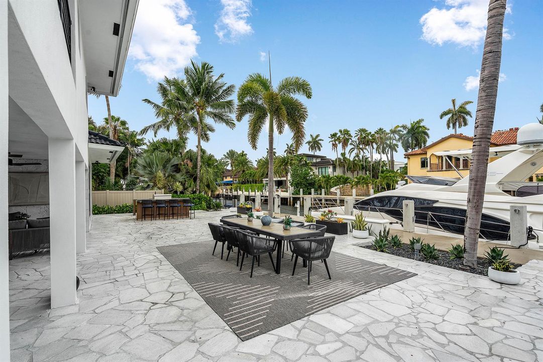 081-425CoralWay-FortLauderdale-FL-33301-