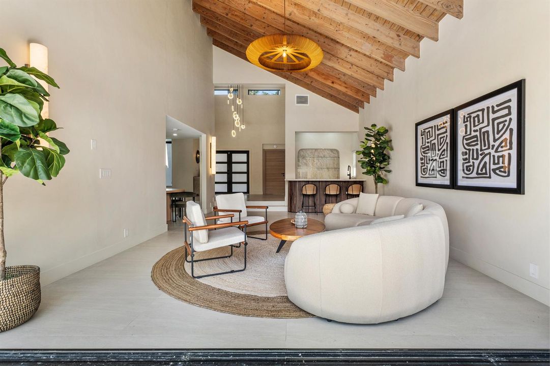 002-425CoralWay-FortLauderdale-FL-33301-