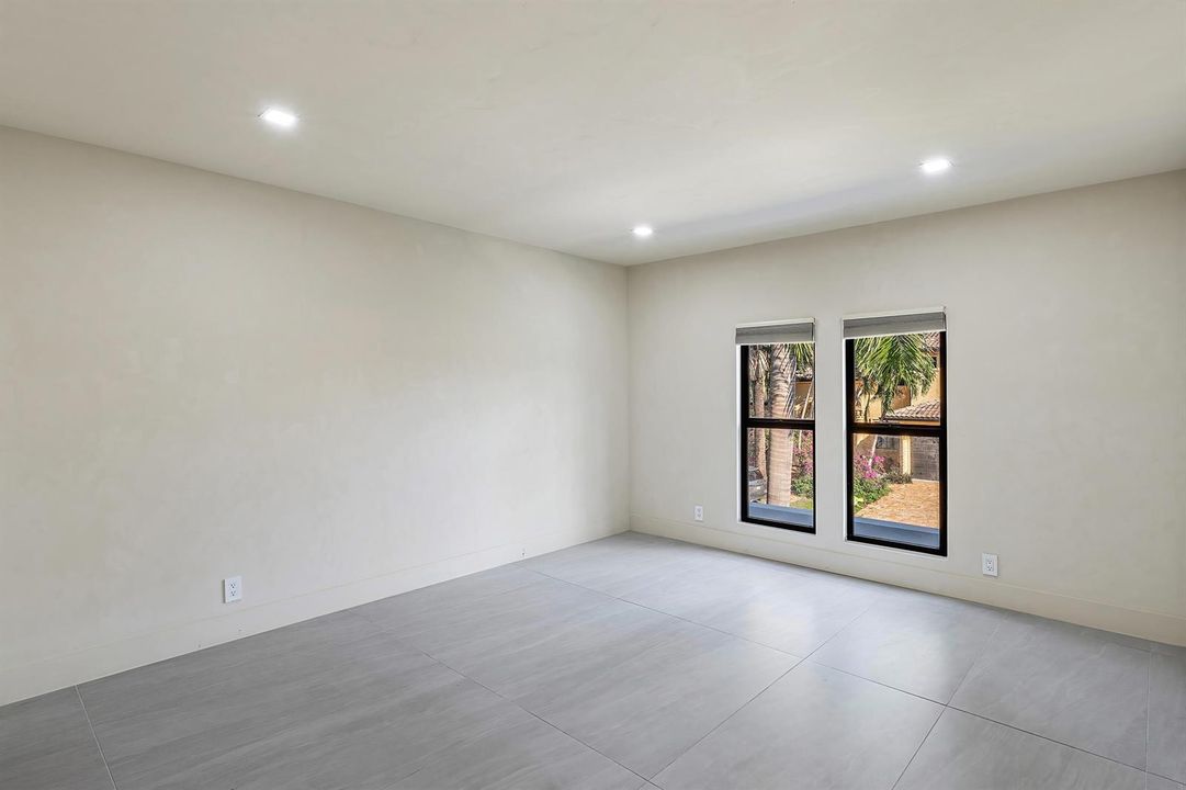 045-425CoralWay-FortLauderdale-FL-33301-