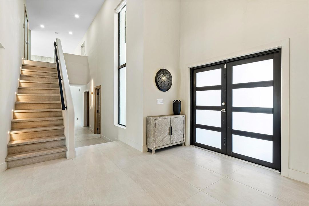 007-425CoralWay-FortLauderdale-FL-33301-