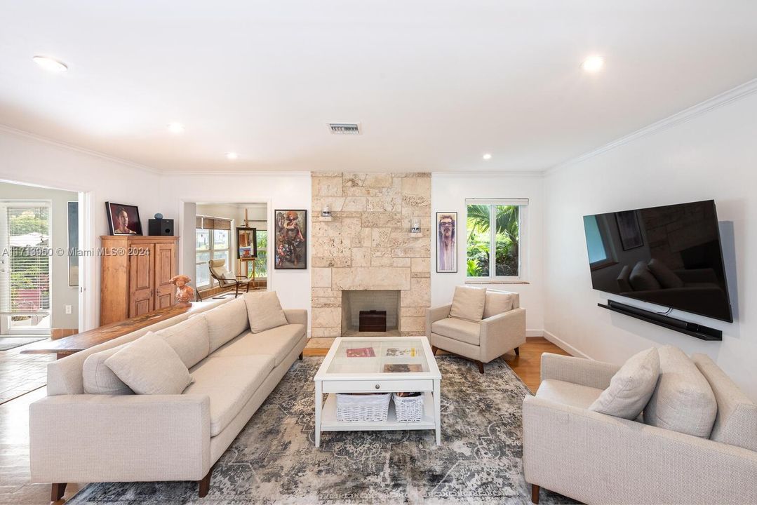 For Sale: $1,900,000 (4 beds, 2 baths, 2496 Square Feet)