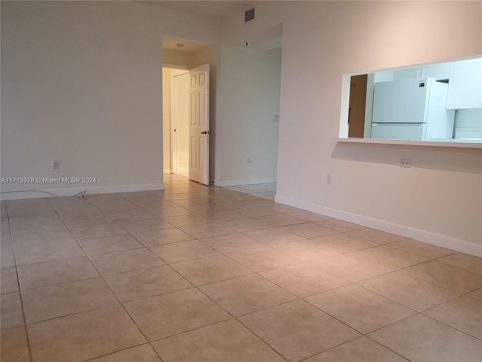 For Rent: $2,600 (2 beds, 2 baths, 1130 Square Feet)