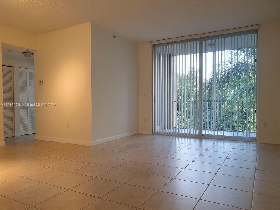 For Rent: $2,600 (2 beds, 2 baths, 1130 Square Feet)