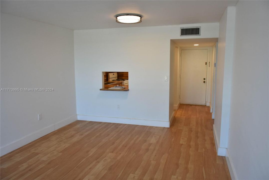 For Rent: $2,250 (2 beds, 2 baths, 960 Square Feet)