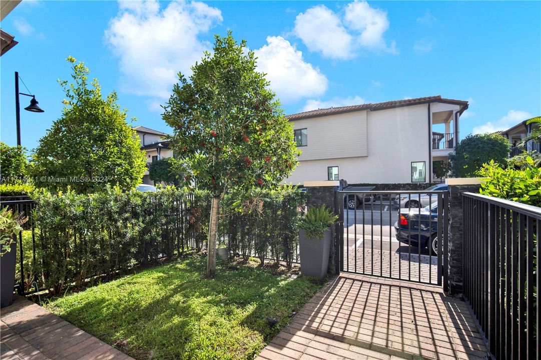 For Sale: $830,000 (3 beds, 2 baths, 1866 Square Feet)