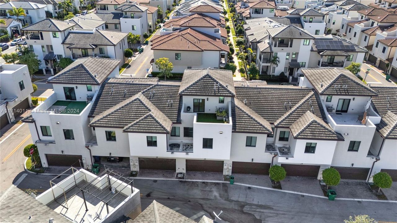 For Sale: $830,000 (3 beds, 2 baths, 1866 Square Feet)