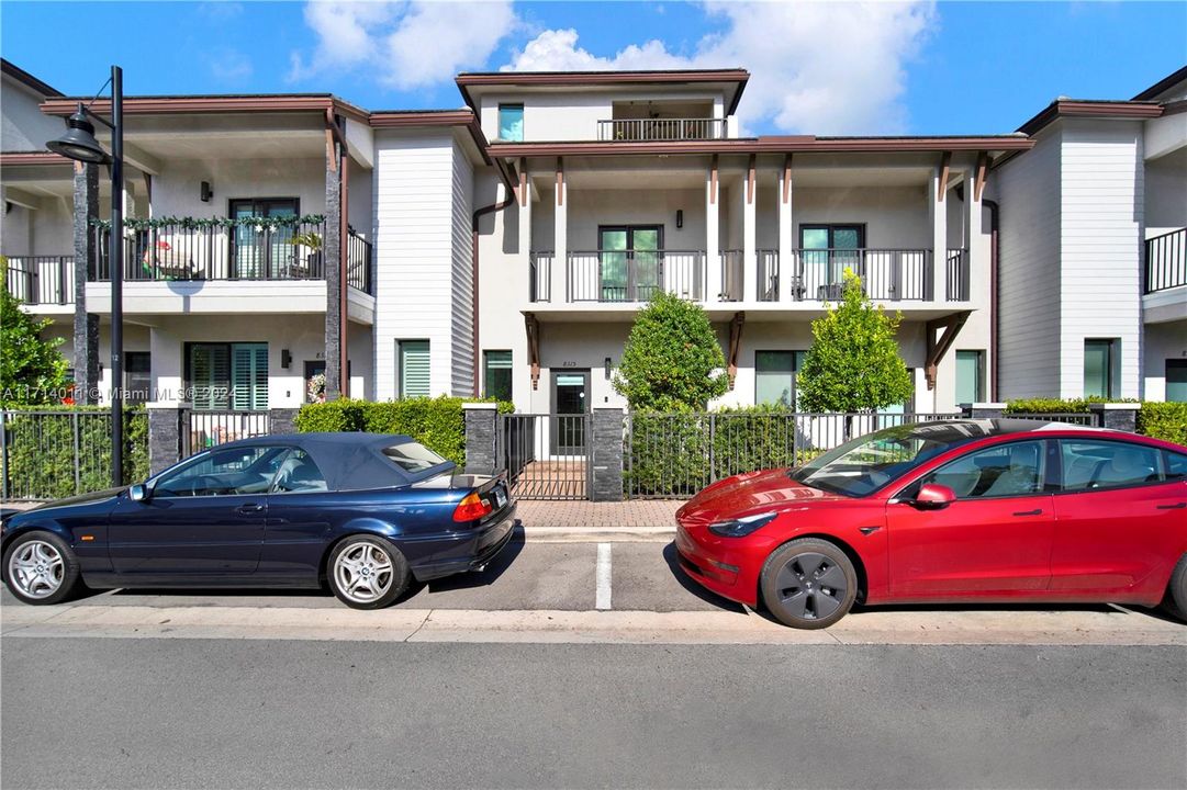 For Sale: $830,000 (3 beds, 2 baths, 1866 Square Feet)