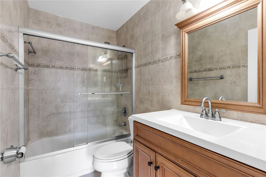 For Sale: $375,000 (2 beds, 2 baths, 1395 Square Feet)