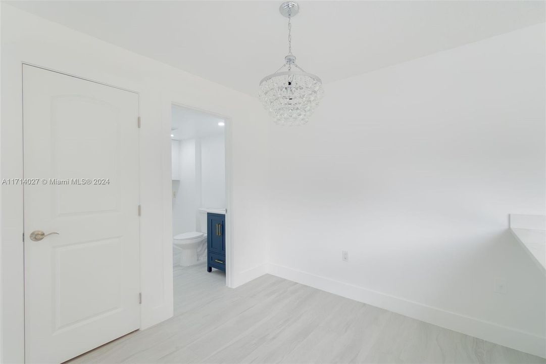 For Sale: $349,999 (2 beds, 2 baths, 1236 Square Feet)