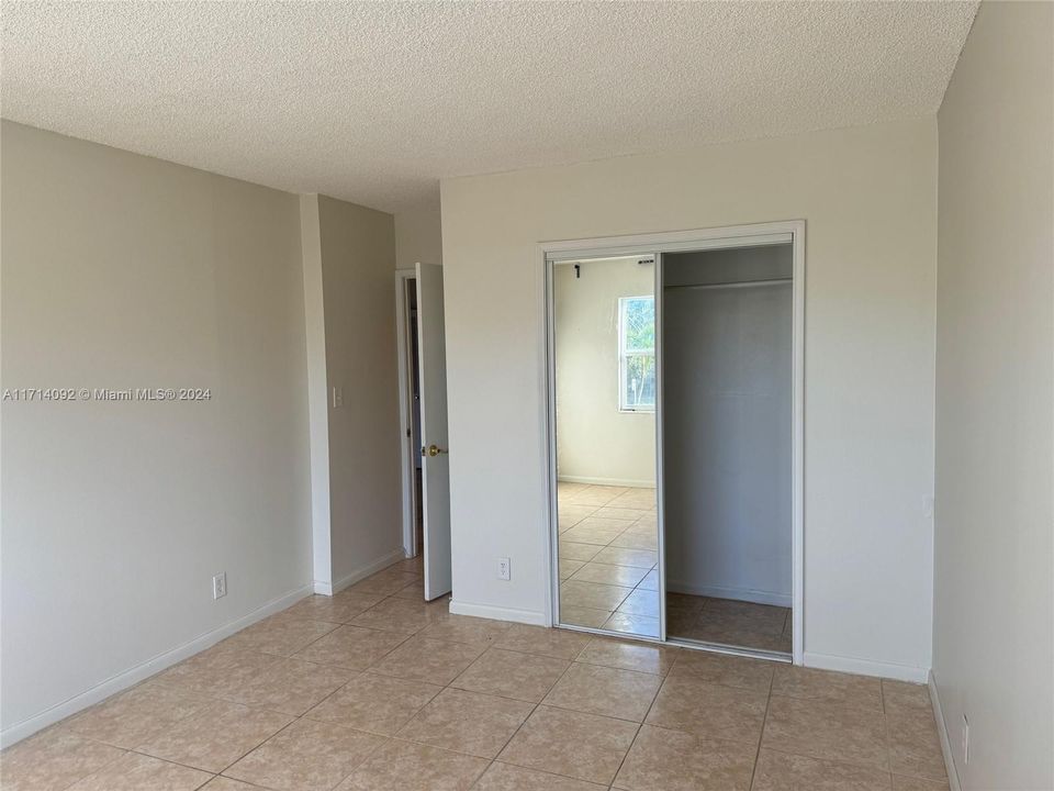 For Rent: $1,450 (1 beds, 1 baths, 650 Square Feet)