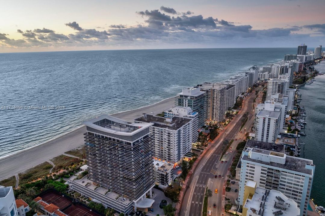 For Sale: $2,350,000 (2 beds, 2 baths, 1322 Square Feet)