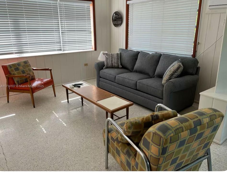 Vendido Recientemente: $1,375,000 (2 camas, 1 baños, 864 Pies cuadrados)