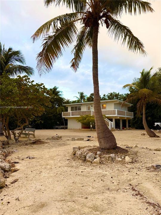 Vendido Recientemente: $1,375,000 (2 camas, 1 baños, 864 Pies cuadrados)