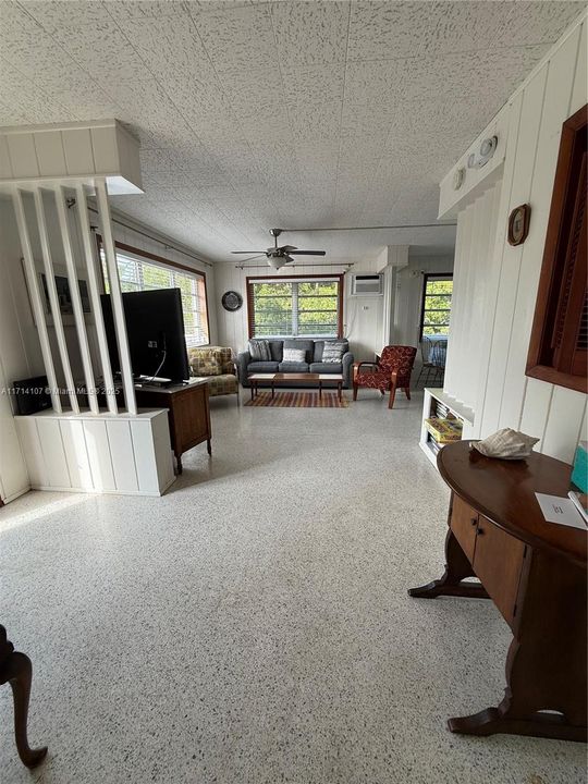 Vendido Recientemente: $1,375,000 (2 camas, 1 baños, 864 Pies cuadrados)