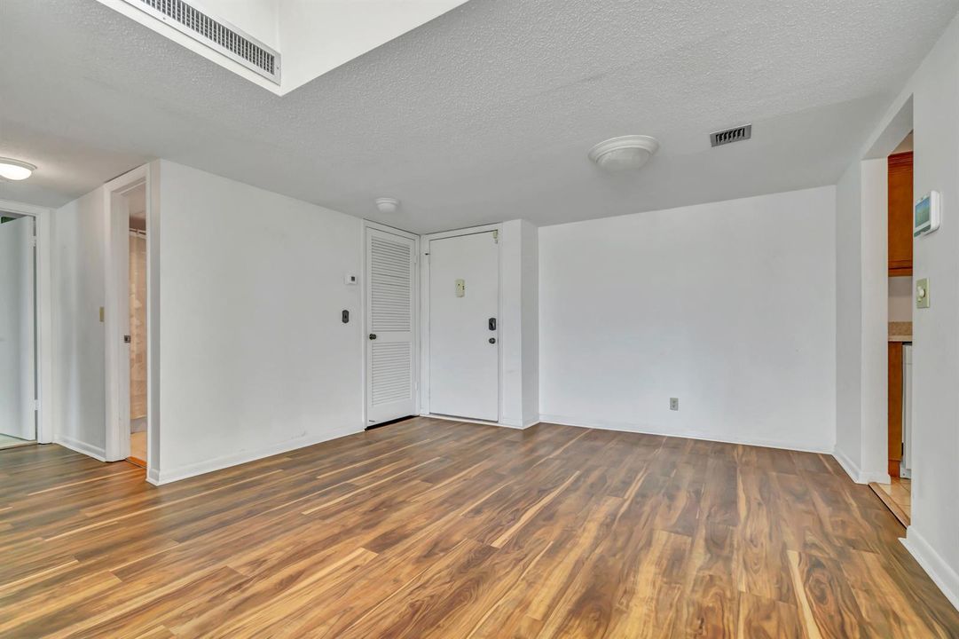 2528 Boundbrook Dr Interior (4)