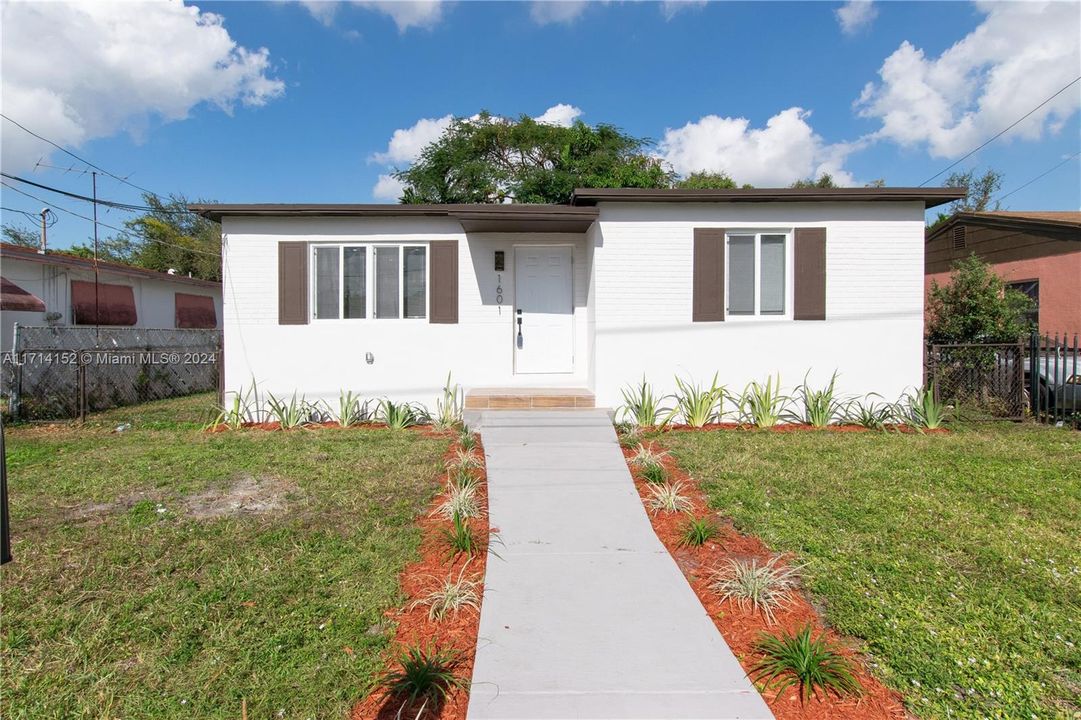 For Sale: $490,000 (3 beds, 2 baths, 1175 Square Feet)